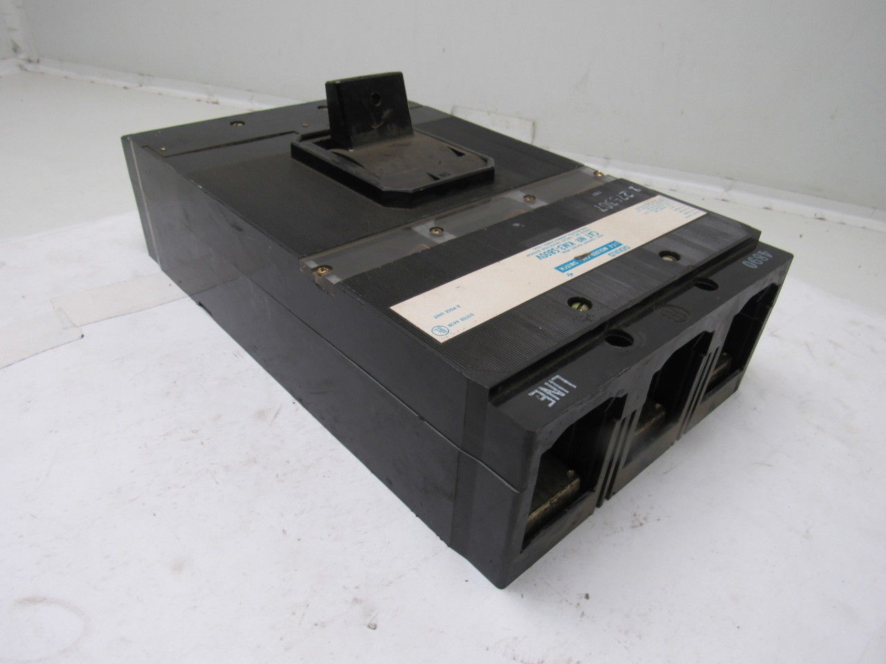 Gould KM3-S800V 800A MAX 3 Pole Molded Case Circuit Breaker