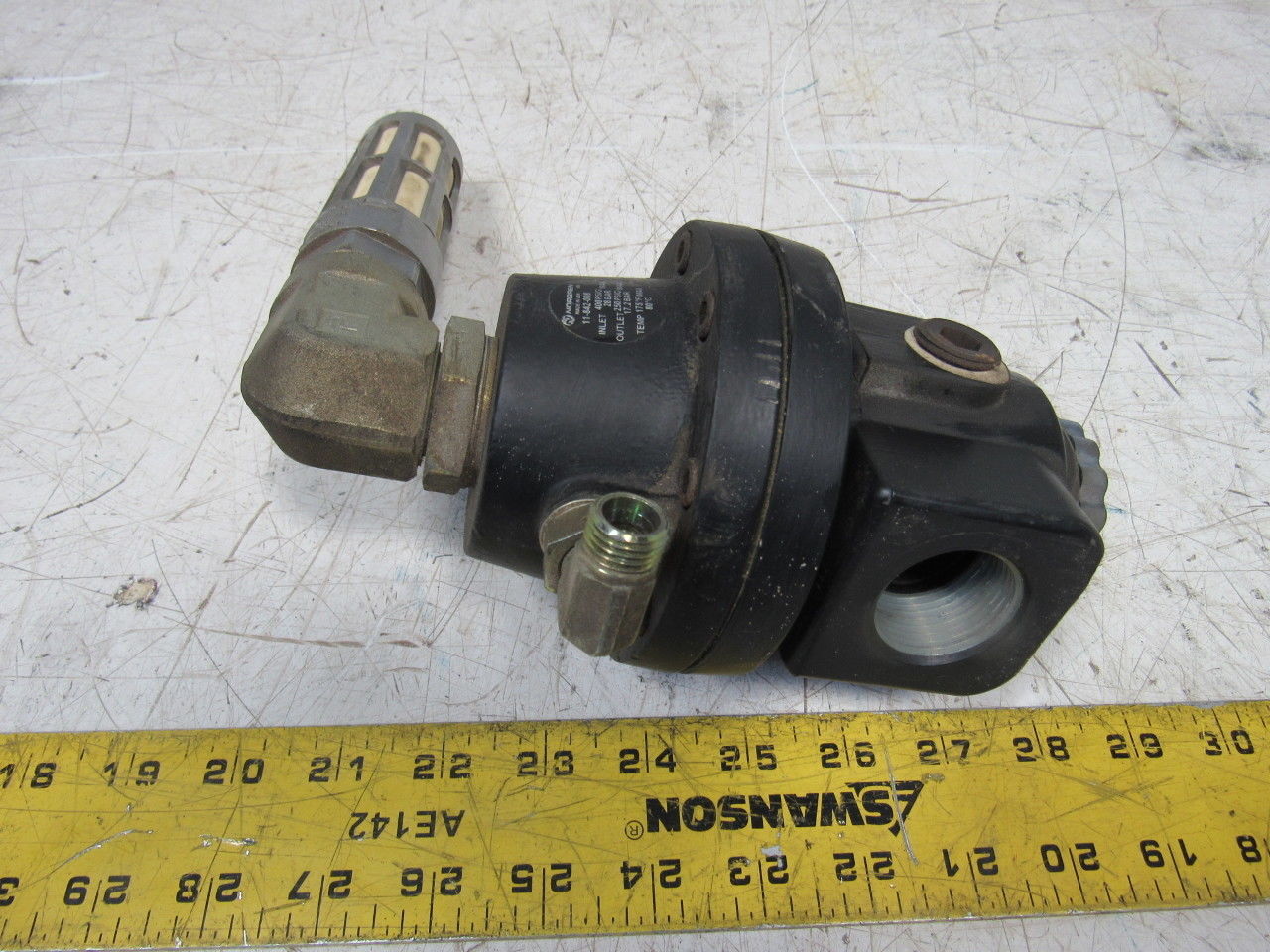 Norgren 11-842-008 400 PSI MAX Pneumatic Pressure Regulator 1" Ports