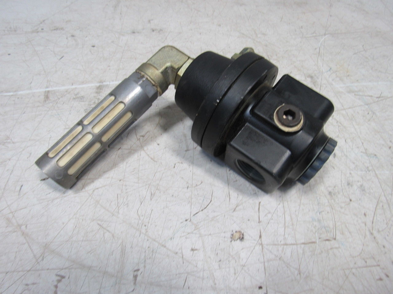 Norgren 11-842-008 400 PSI MAX Pneumatic Pressure Regulator 1" Ports