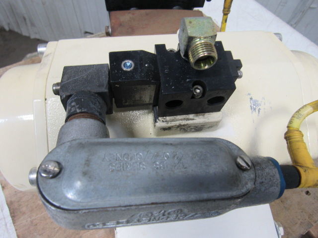 EL-O-Matic ESA 350/3A Valve Controller W/Grinell LC-8170-3 6" Butterfly Valve