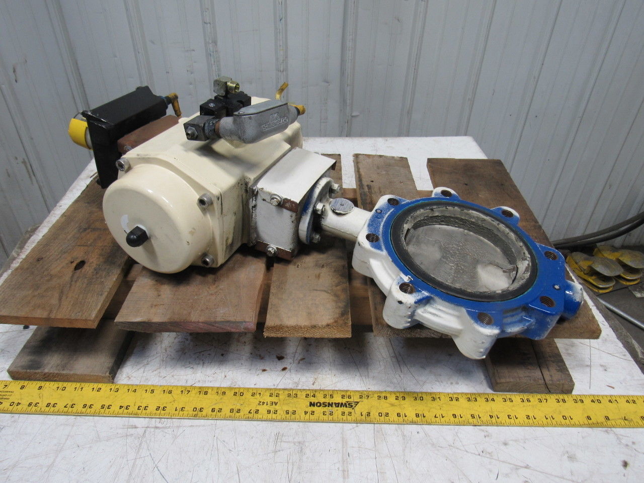 EL-O-Matic ESA 350/3A Valve Controller W/Grinell LC-8170-3 6" Butterfly Valve