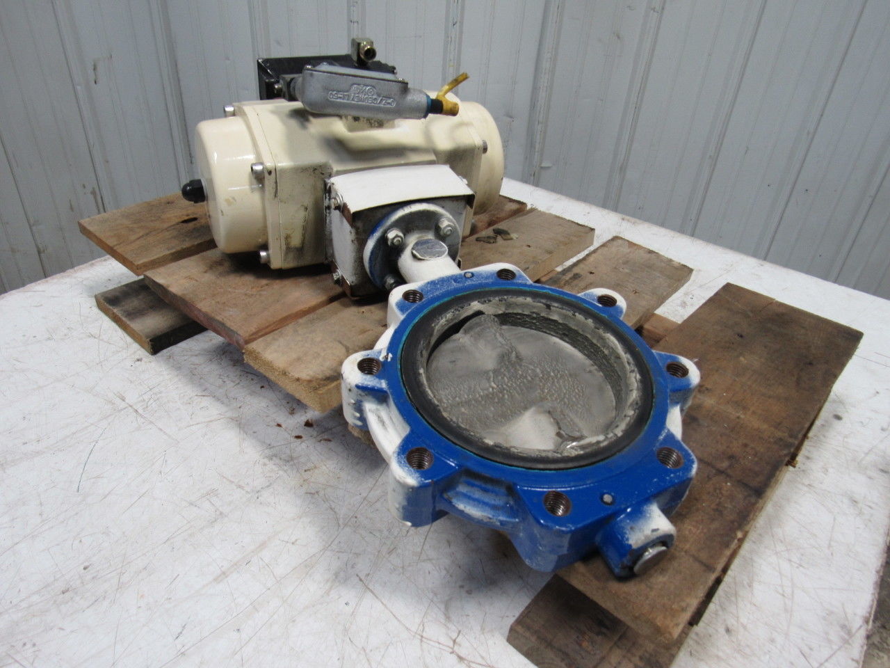 EL-O-Matic ESA 350/3A Valve Controller W/Grinell LC-8170-3 6" Butterfly Valve