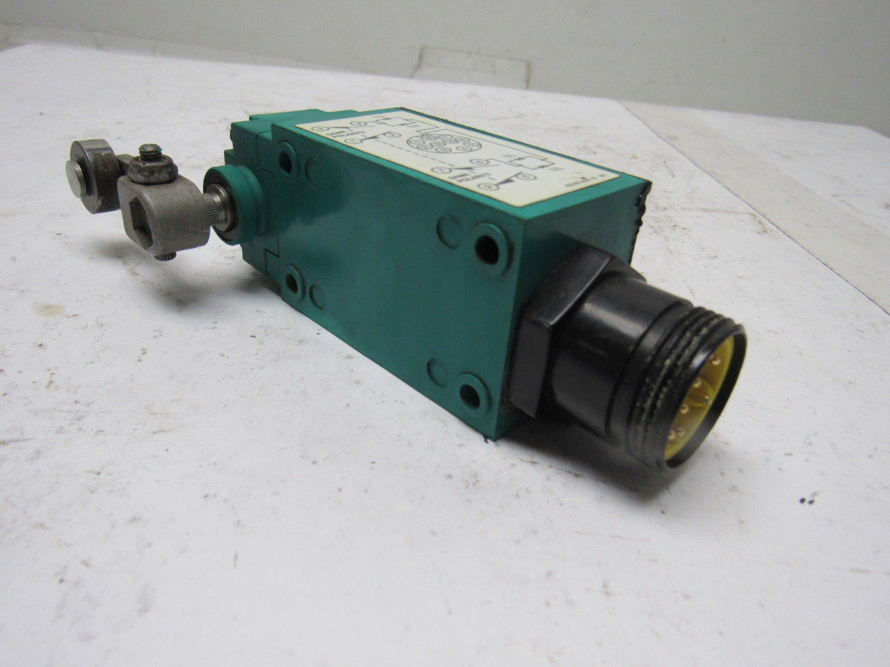 A-B Allen Bradley 802M Limit Switch w/ Actuator Arm & Indicator Lights