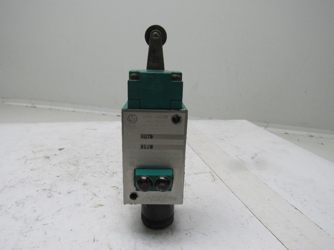 A-B Allen Bradley 802M Limit Switch w/ Actuator Arm & Indicator Lights