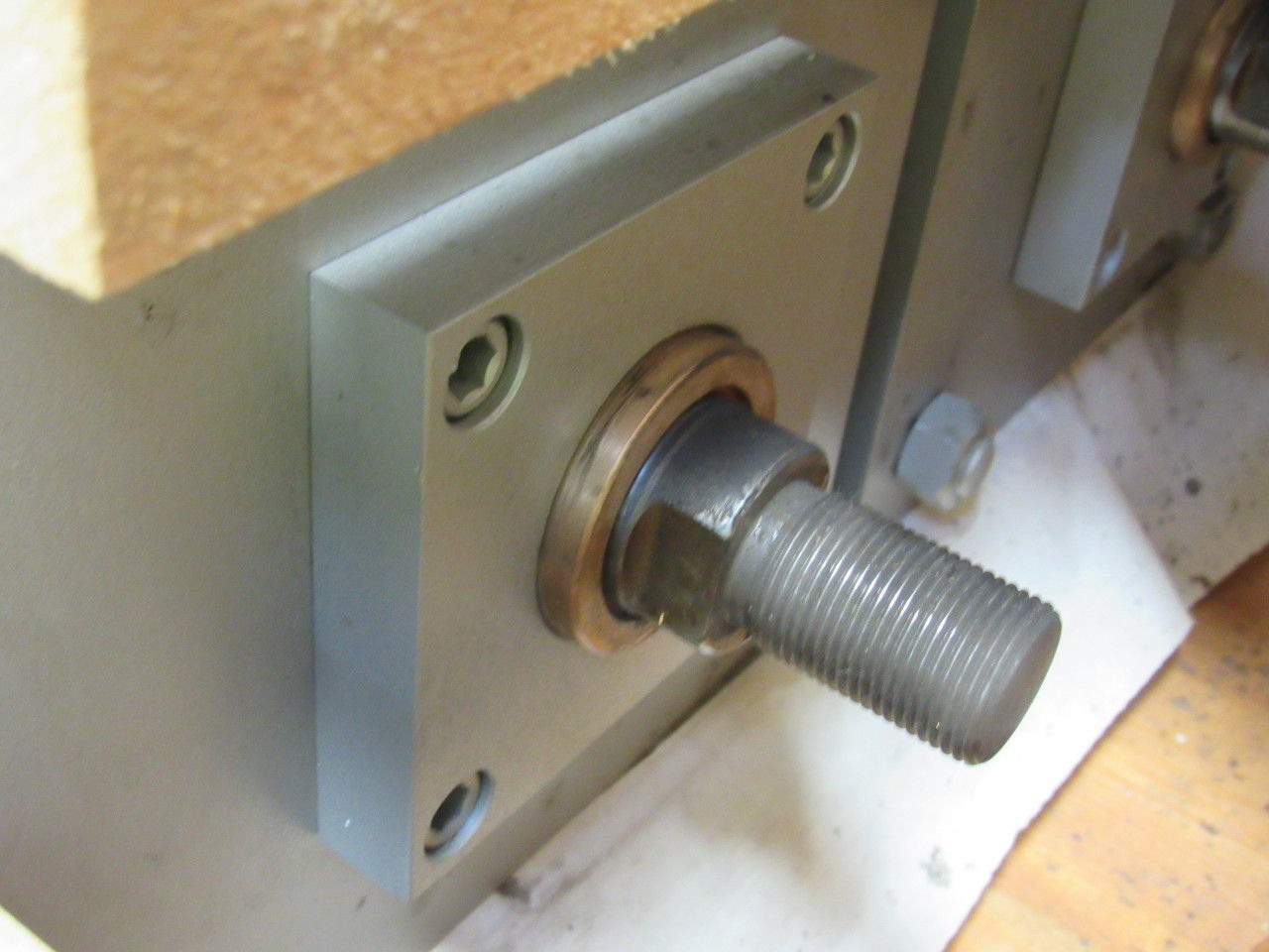Milwaukee A73 8" Bore 32" Stroke 1.5" Rod Center Trunnion Mount Air Cylinder