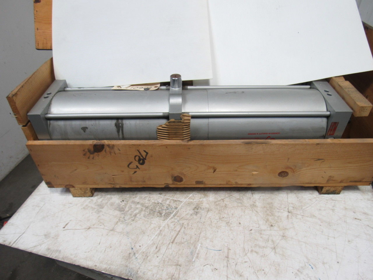 Milwaukee A73 8" Bore 32" Stroke 1.5" Rod Center Trunnion Mount Air Cylinder