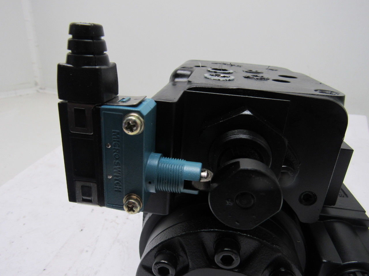 Nippon Gerotor IS-100-2PC-2ALO-HL Hydraulic Index Motor CNC Repair Part