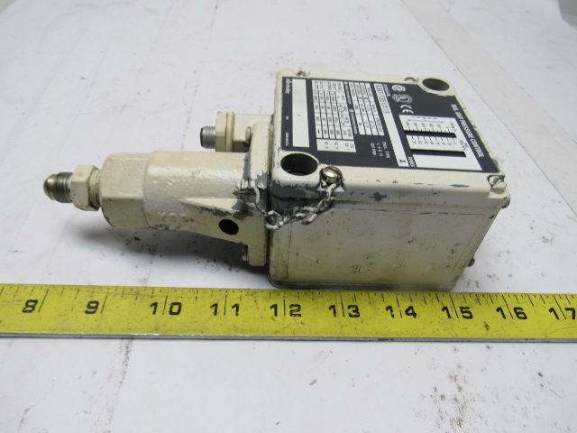 A-B Allen Bradley 836T-T351JX19 Ser A Pressure Control Switch