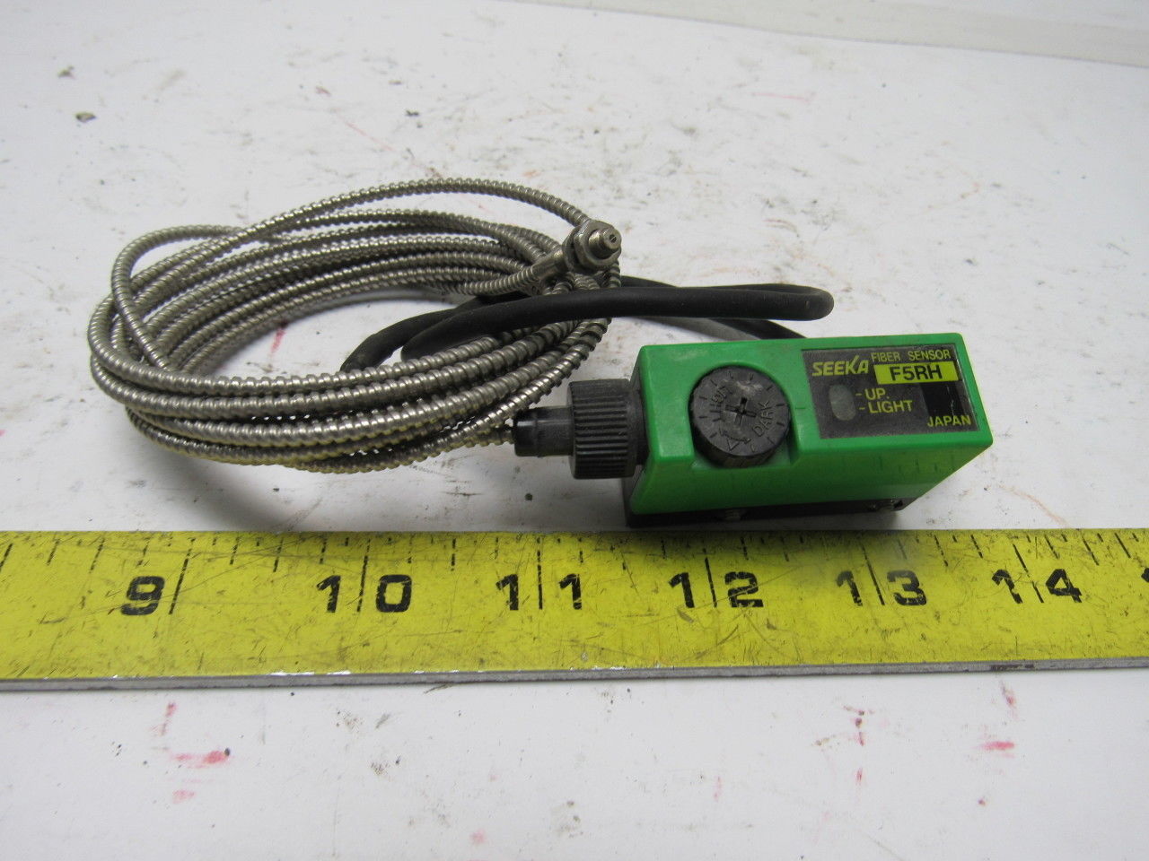 Seeka F5RH DC+12~24V Fiber Optic Sensor Adjustable Sensitivity