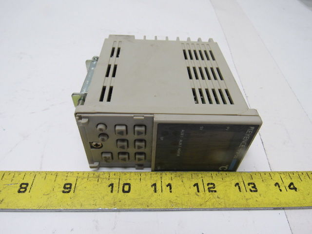Keyence TF2-32 Programmable Temperature Controller 100-240v C° Readout