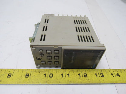 Keyence TF2-32 Programmable Temperature Controller 100-240v C° Readout
