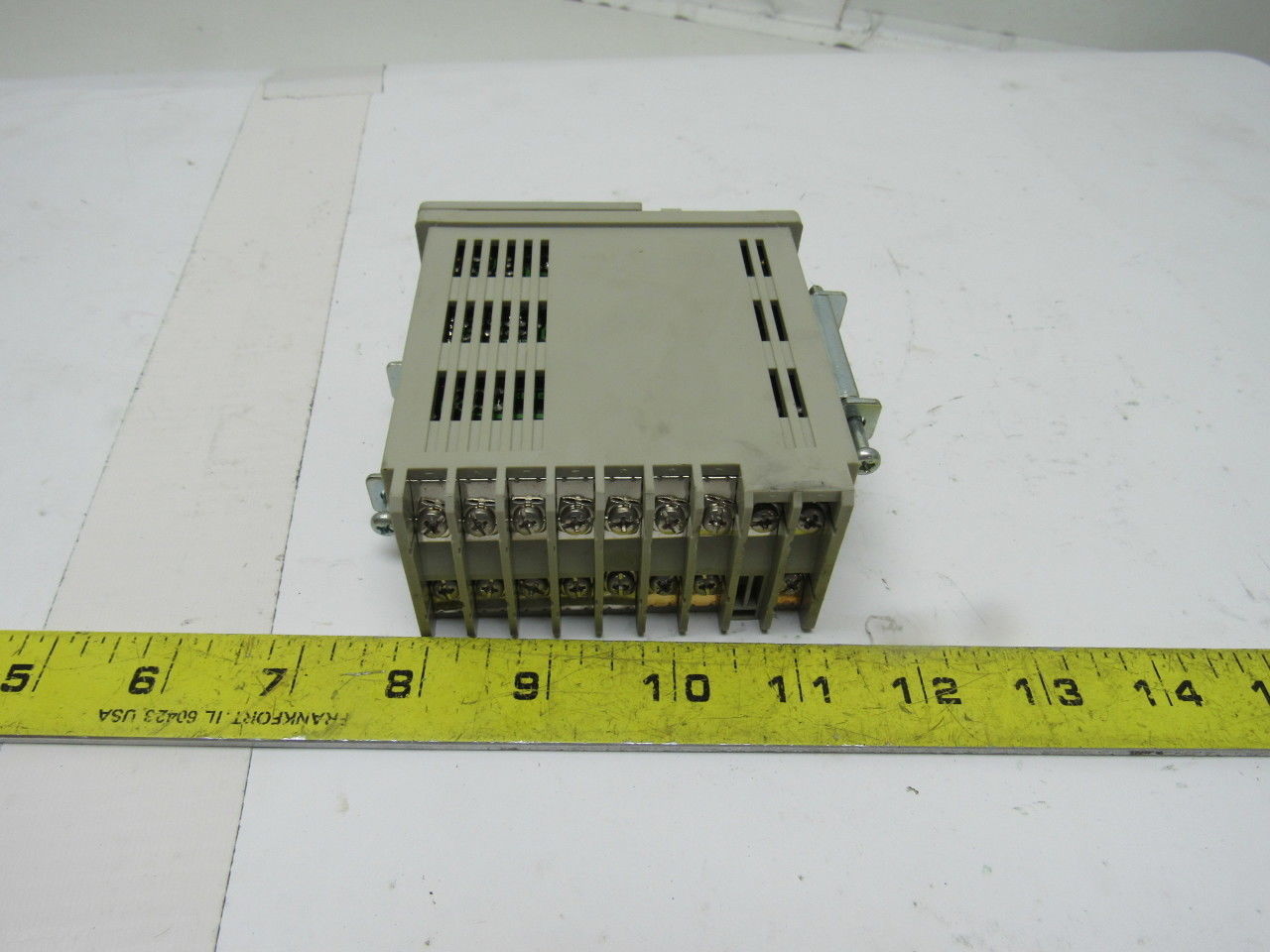 Keyence TF2-32 Programmable Temperature Controller 100-240v C° Readout