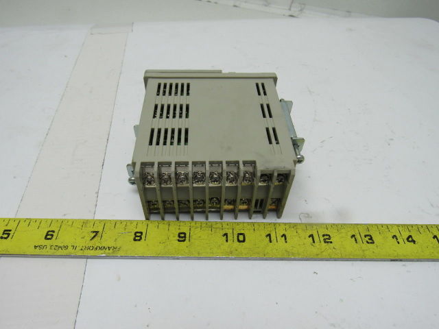 Keyence TF2-32 Programmable Temperature Controller 100-240v C° Readout