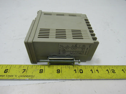 Keyence TF2-32 Programmable Temperature Controller 100-240v C° Readout