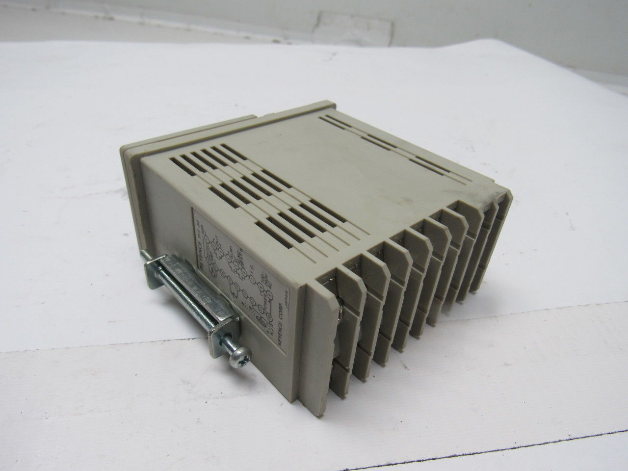 Keyence TF2-32 Programmable Temperature Controller 100-240v C° Readout