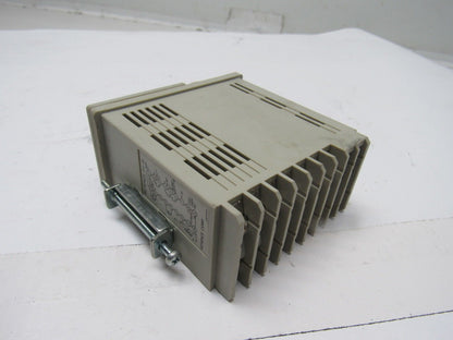 Keyence TF2-32 Programmable Temperature Controller 100-240v C° Readout