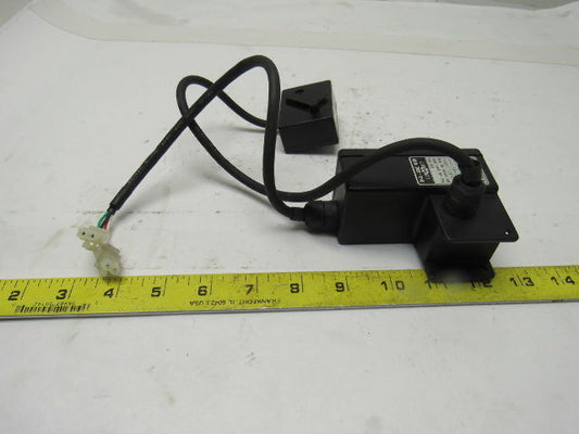 Nippon TC35017 ME-200 12~24VDC  220VAC Magnetic Sensor