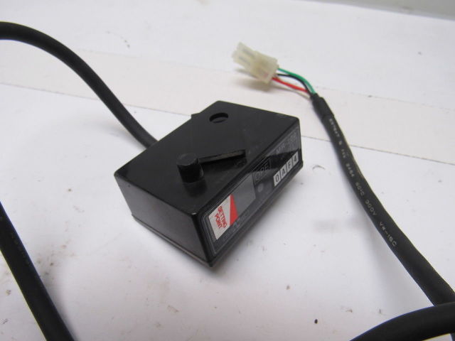 Nippon TC35017 ME-200 12~24VDC  220VAC Magnetic Sensor