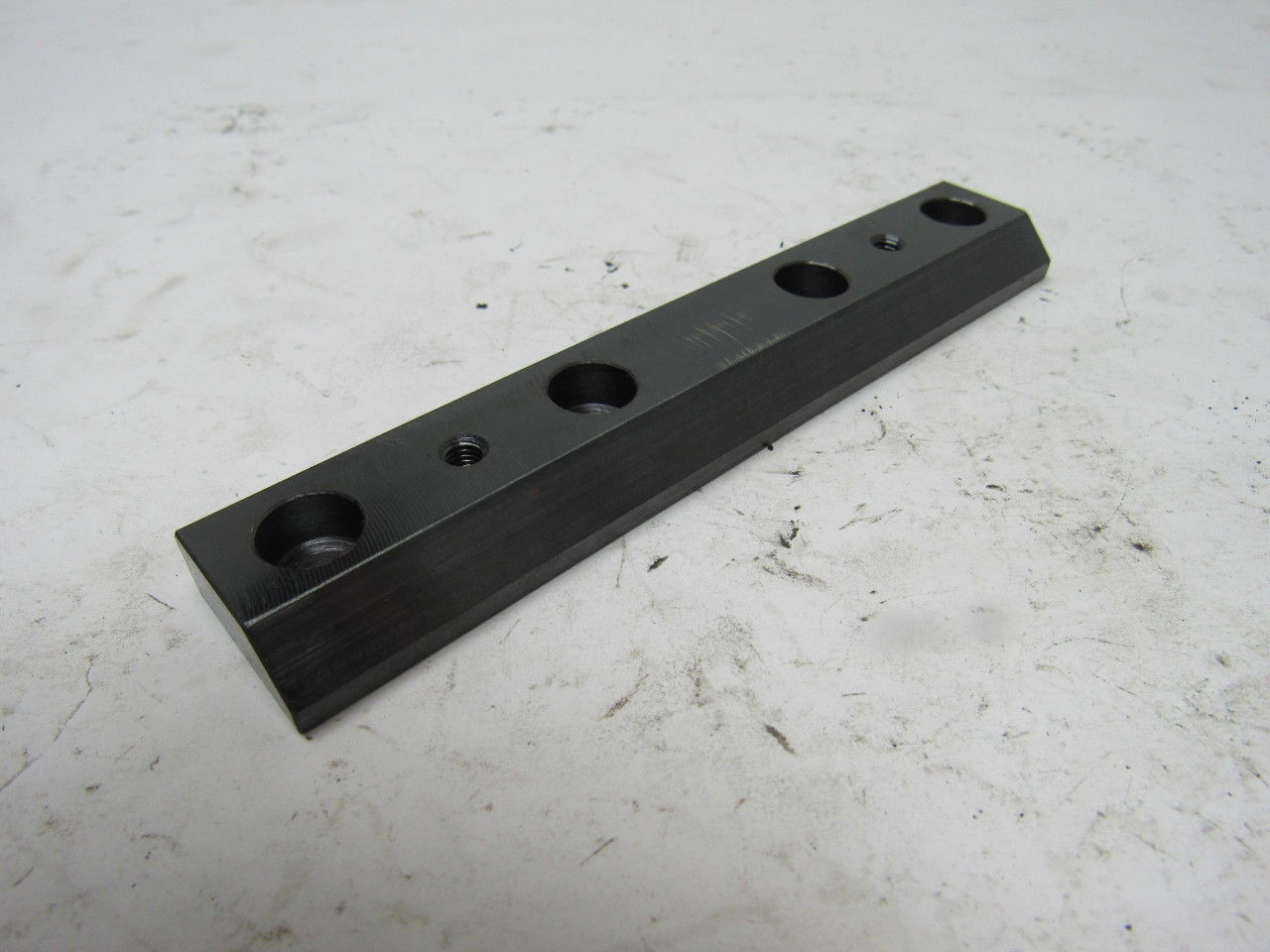 Finn-Power 151143 A5-25 SB CNC Stamping Press Fixing Clamp Bracket OEM