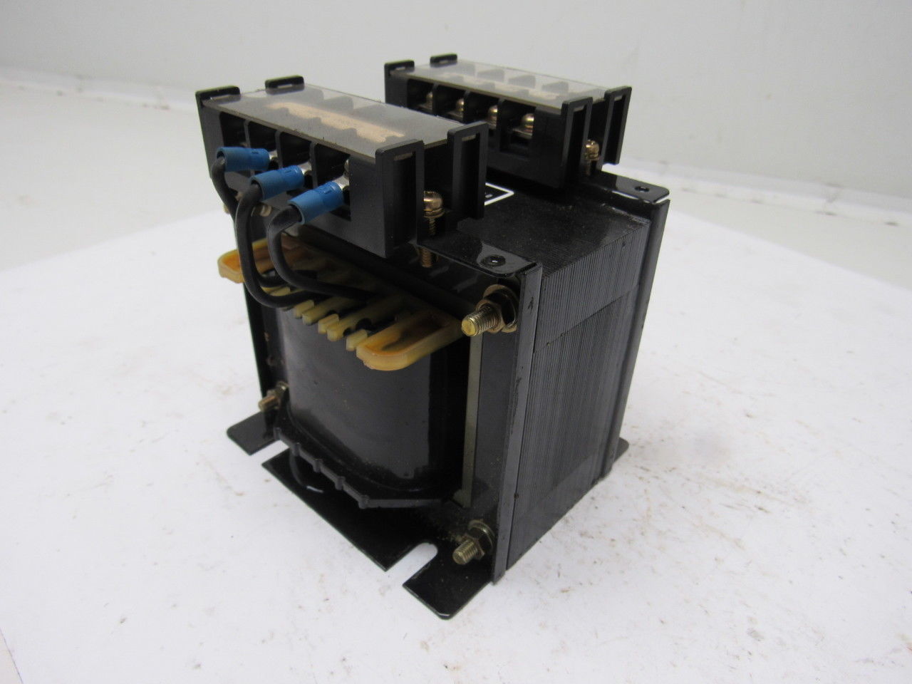 Takagi Electric TT-200 200/220V Pri 90-110V Secondary 0.2KA 1Ph 50/60Hz