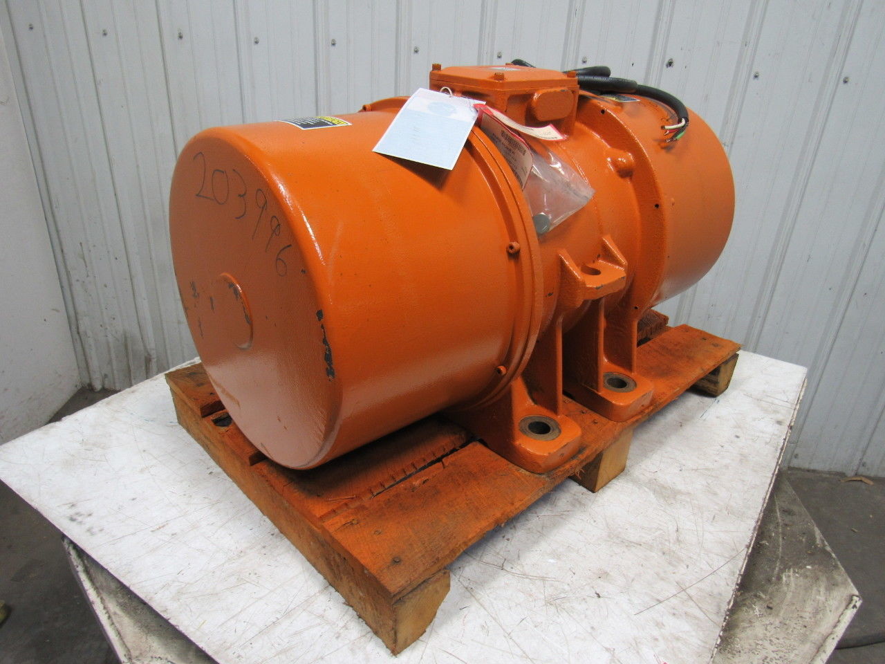 Carrier CD7-14700-286 7.5 HP Vibratory Shaker Motor  230/460V 720 RPM