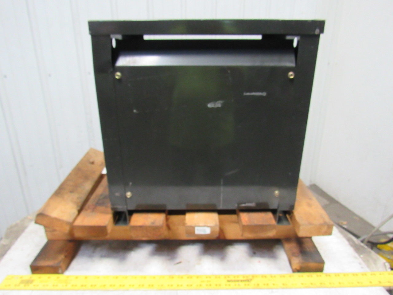 Fuji Electric TTV-32 SKL 380-480V Pri 220-200V Sec 32KVA 3Ph 50/60Hz Transformer