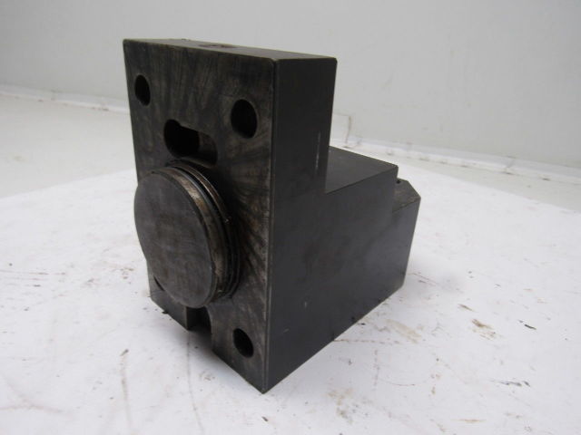 Kennametal 318970R01 3903CJ5 KM Loc Right Angle Turret Tooling Holder