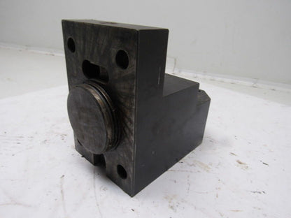 Kennametal 318970R01 3903CJ5 KM Loc Right Angle Turret Tooling Holder