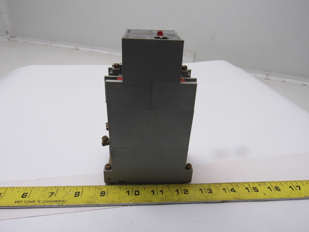 A-B Allen Bradley 700-RTC11100U24 Ser. A Solid State Adjustable Timing Relay