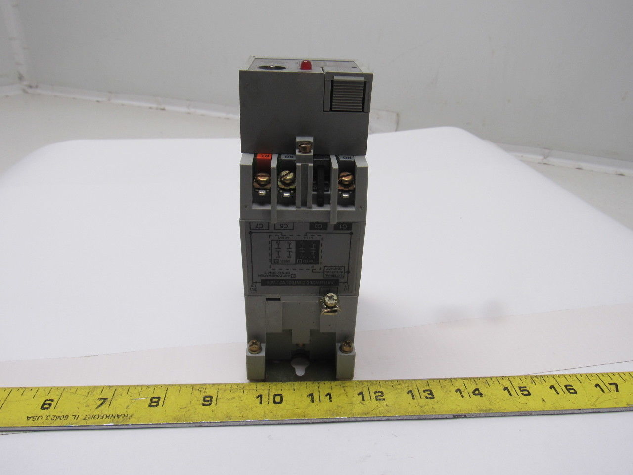 A-B Allen Bradley 700-RTC11100U24 Ser. A Solid State Adjustable Timing Relay