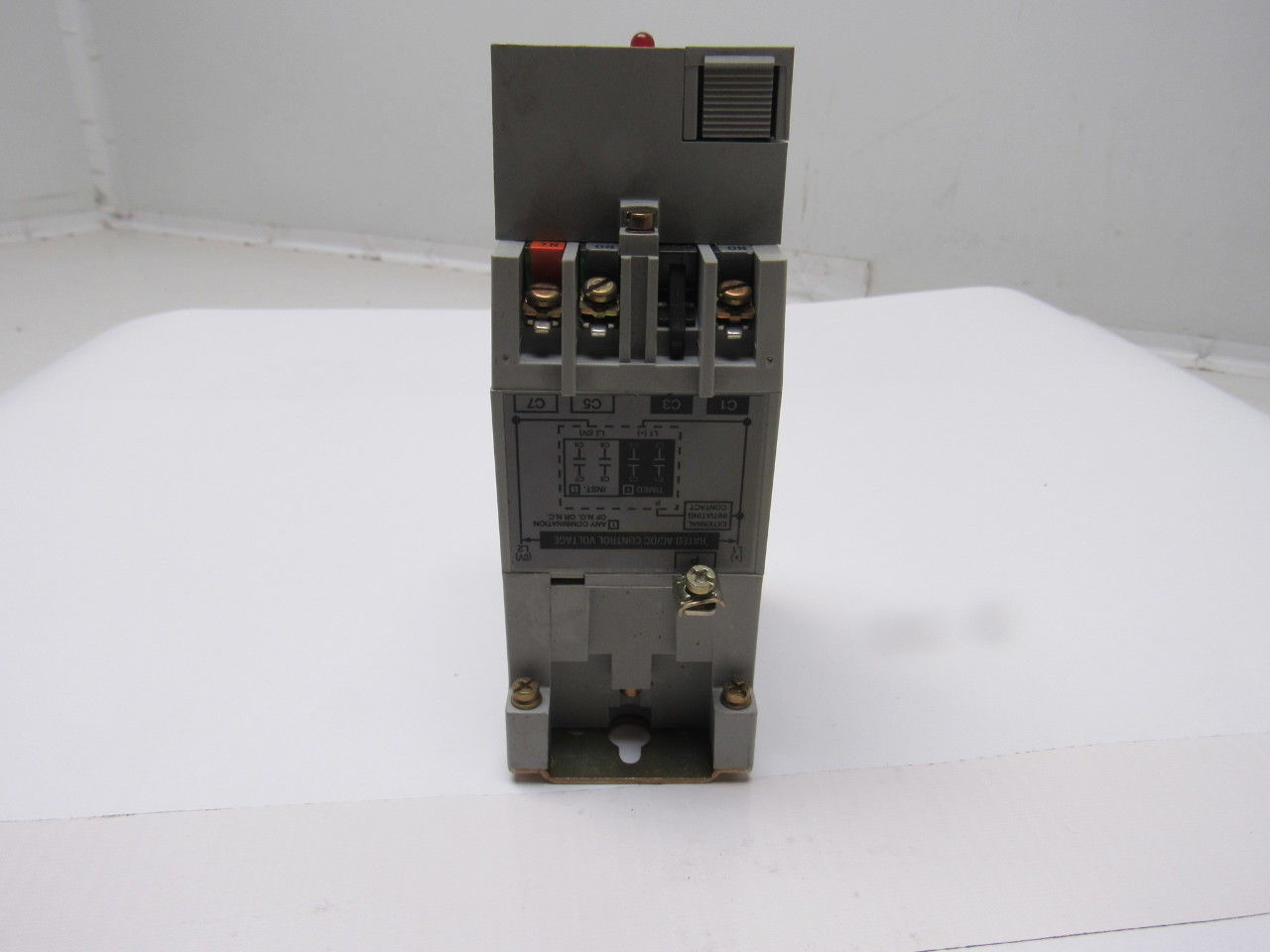 A-B Allen Bradley 700-RTC11100U24 Ser. A Solid State Adjustable Timing Relay