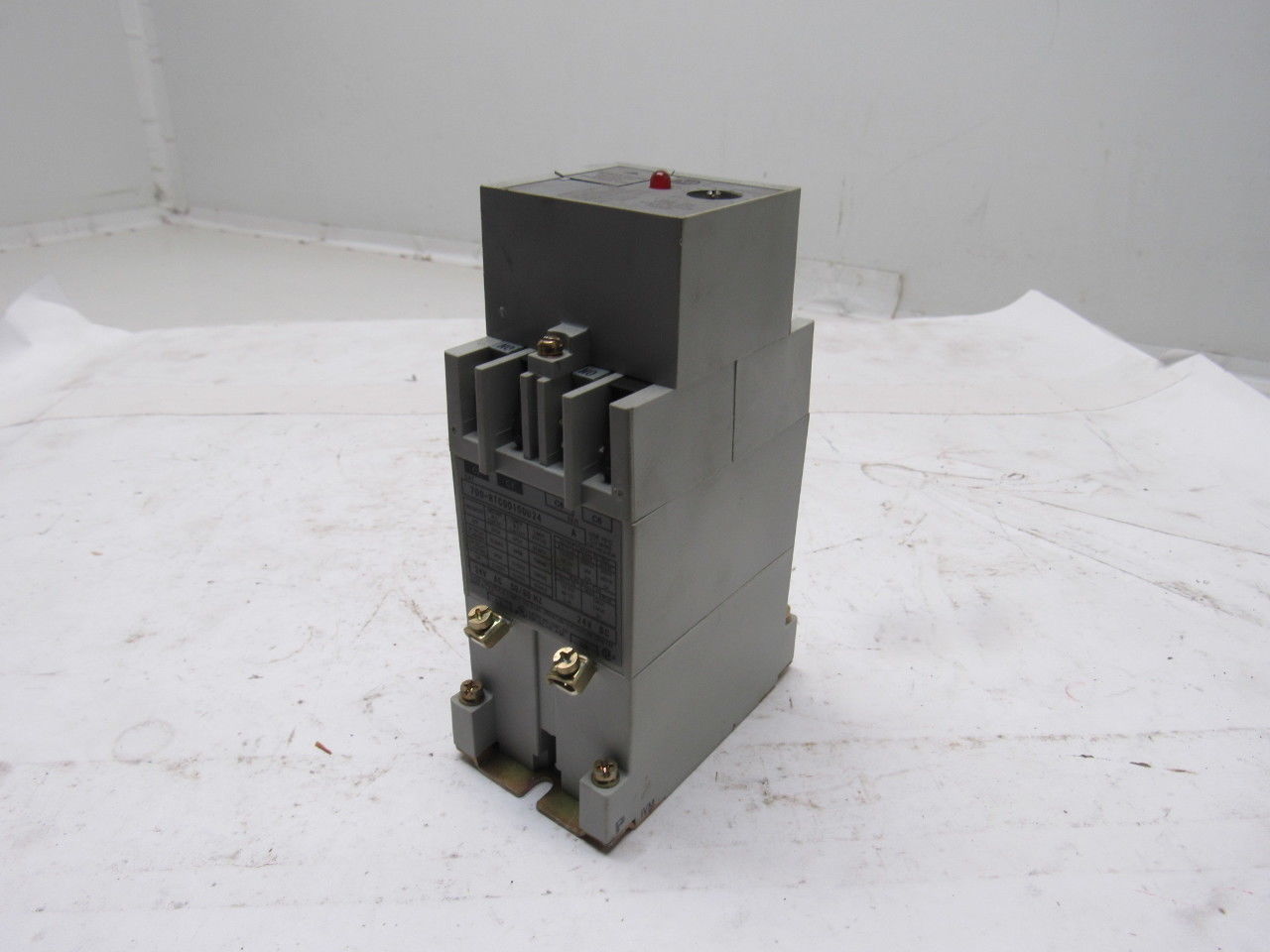 A-B Allen Bradley 700-RTC00100U24 Ser. A Solid State Adjustable Timing Relay