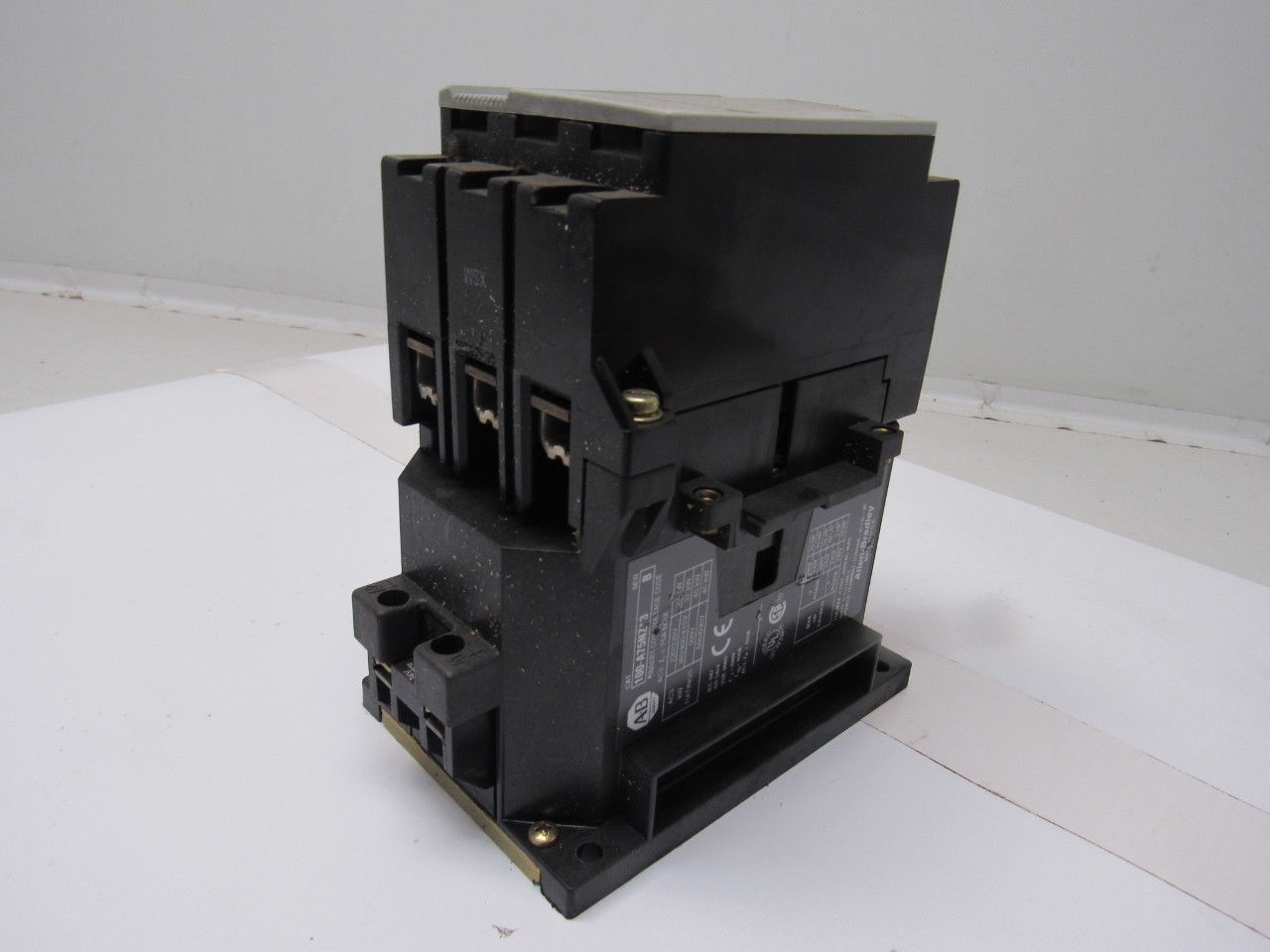 A-B Allen Bradley 100-A75NZ*3 Series B Contactor Starter 24VDC Coil