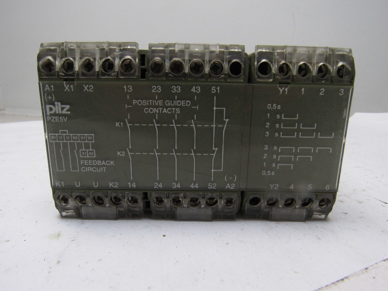 PILZ PZE 5V 3SEC 4S/1O Safety Relay 474965 24VDC 3.5W