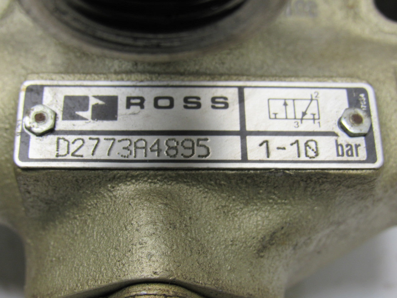 ROSS D2773A4895 Pneumatic Air Solenoid Pilot Valve Lock Out W 14 24VDC 1/2" NPT