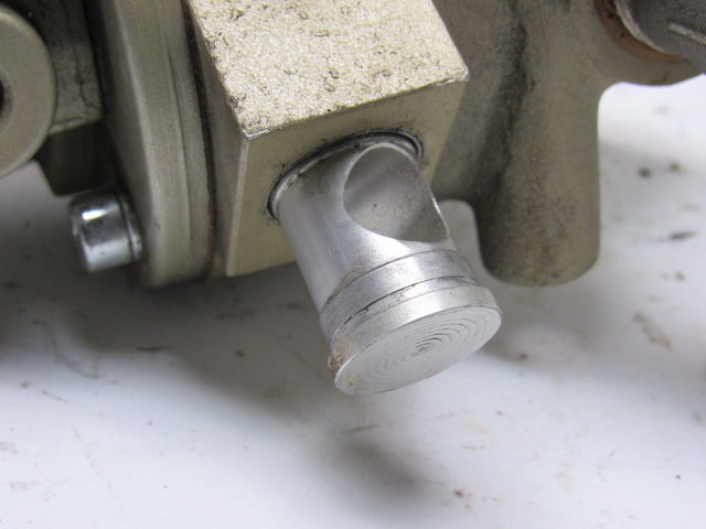 ROSS D2773A4895 Pneumatic Air Solenoid Pilot Valve Lock Out W 14 24VDC 1/2" NPT
