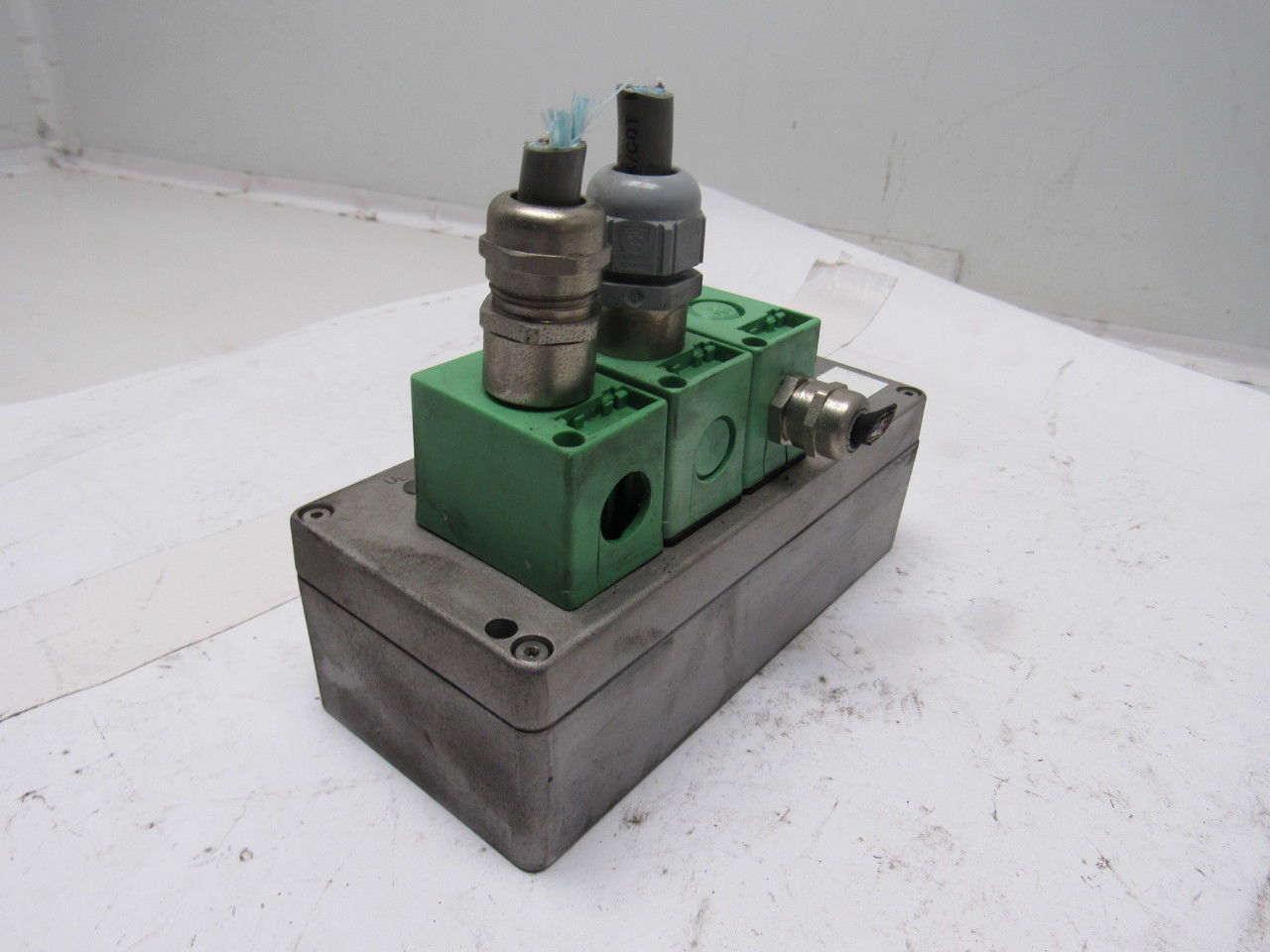 Phoenix Contact IBS IP 24 V.24 27 23 068 2723068 InterBus Communication Module