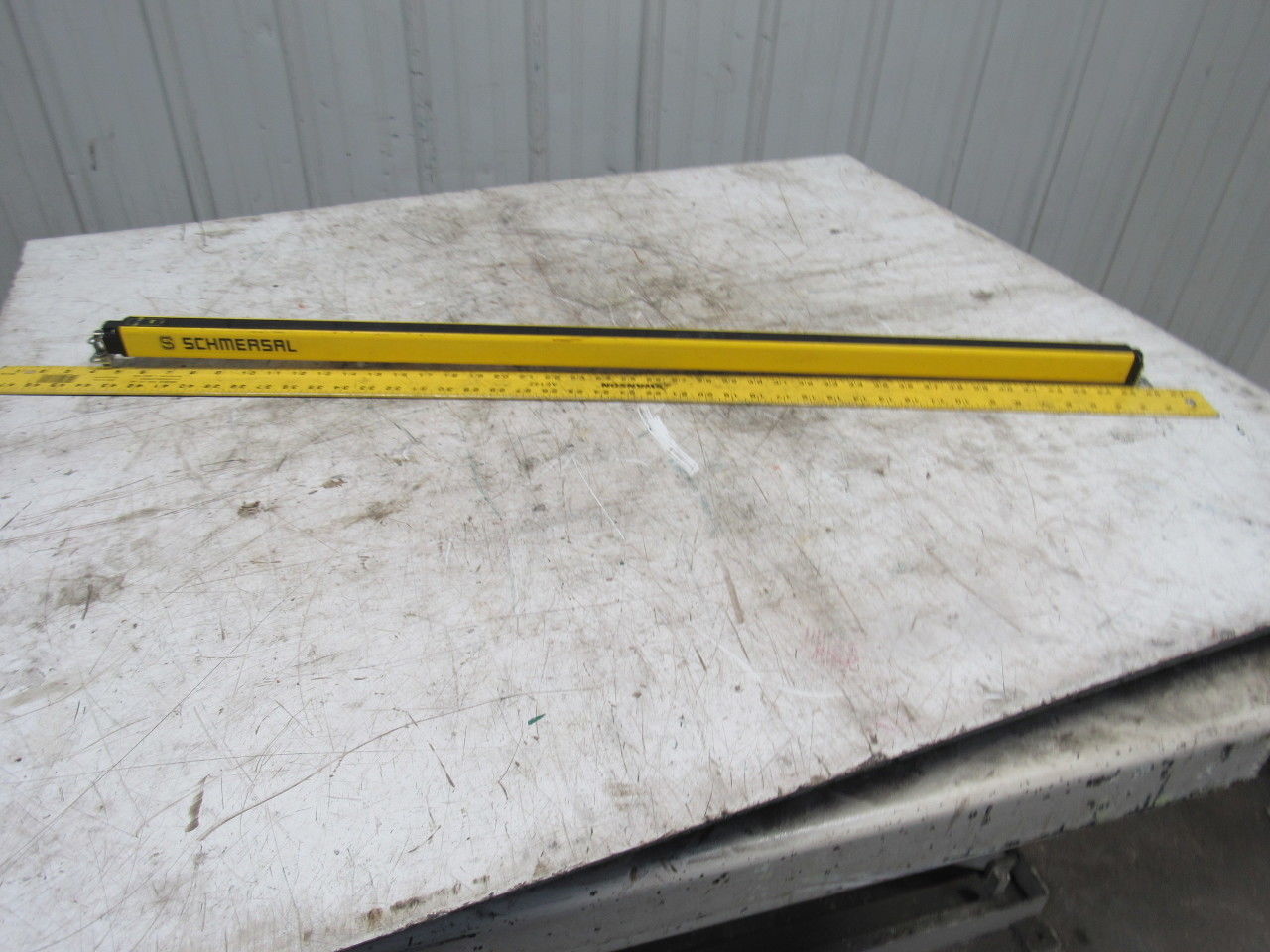 Schmersal SLC440-E0970-30 Safety Light Curtain Emitter