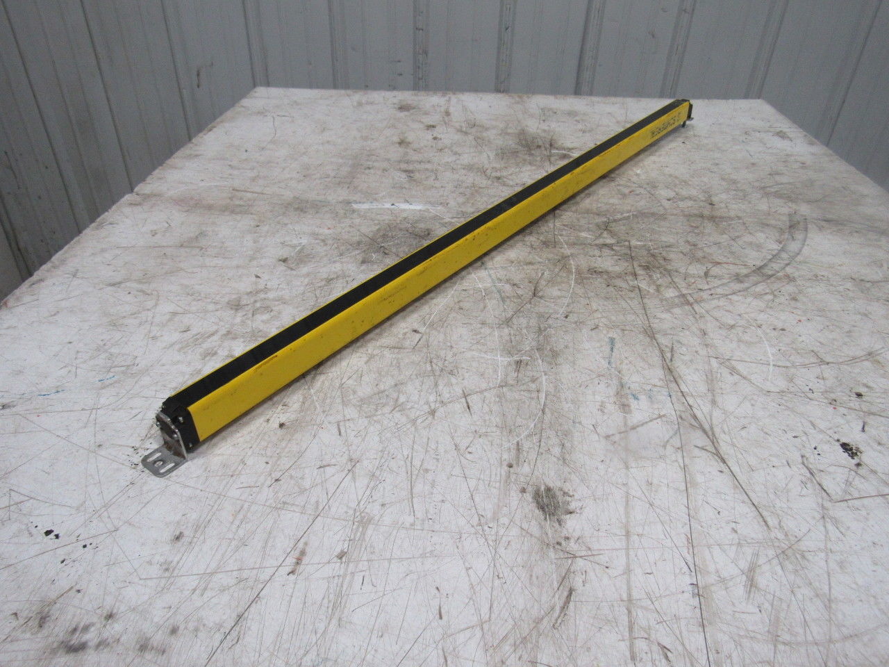 Schmersal SLC440-E0970-30 Safety Light Curtain Emitter