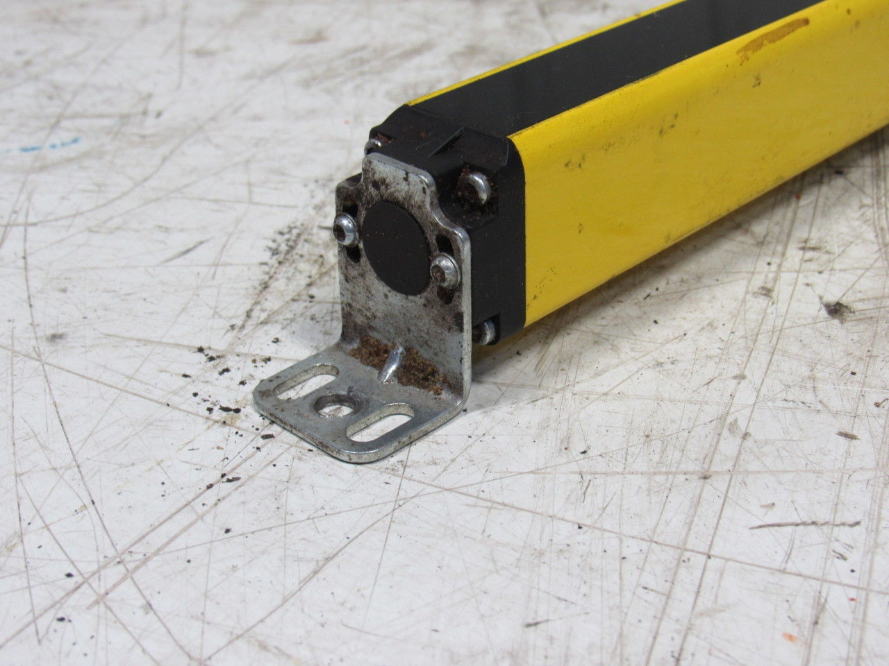 Schmersal SLC440-E0970-30 Safety Light Curtain Emitter