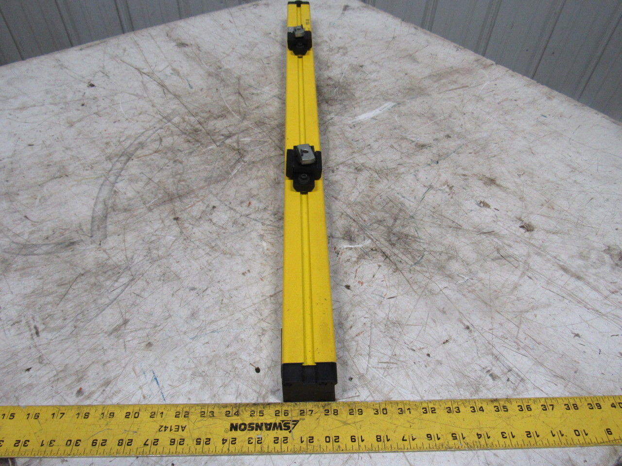 A-B Allen Bradley T4D0900-N Guard Master Safety Light Curtain 900mm Transmitter