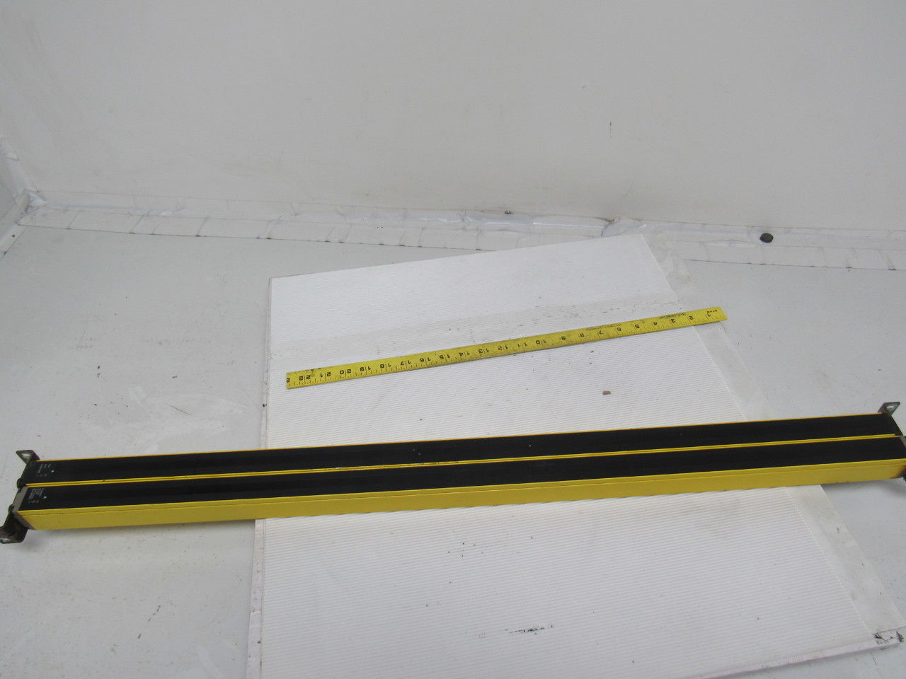 Omron F3S-B362P-D  F3S-B362P-L 35" Light Curtain Set Emitter & Receiver