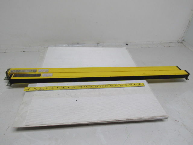Omron F3S-B362P-D  F3S-B362P-L 35" Light Curtain Set Emitter & Receiver