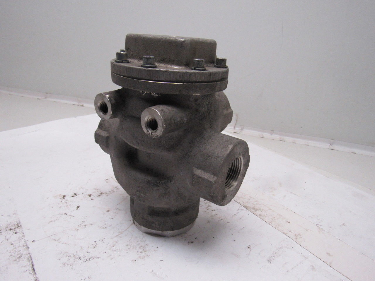 Parker Schrader Bellows N36471089 In Line Pilot Pneumatic Air Valve 1"x1-1/4"x3W