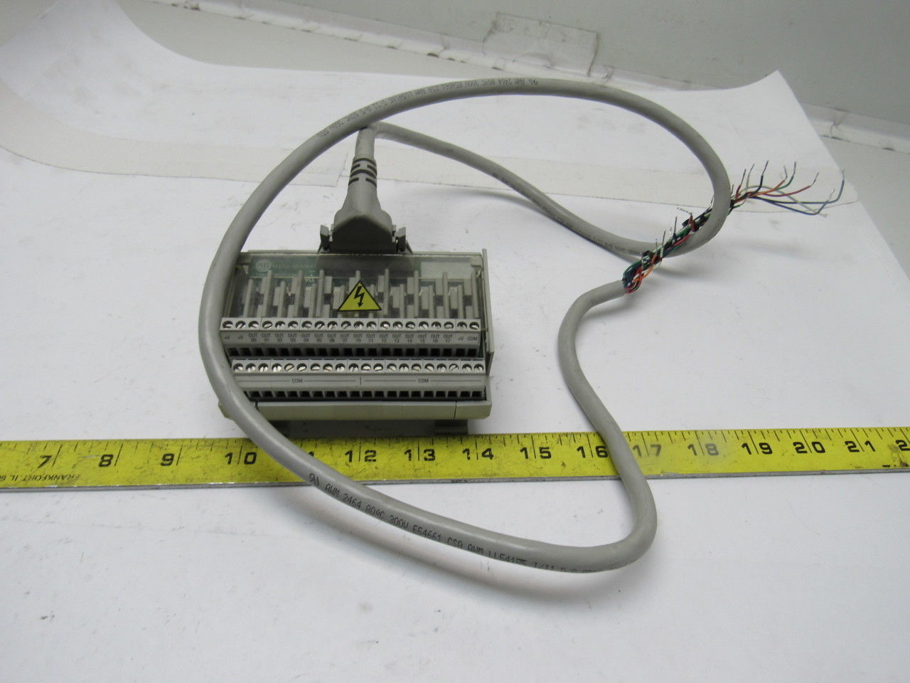 Allen-Bradley 1492-1FM20F-F24-2 Ser A 10-30V AC/DC  16 Fuse Field Module