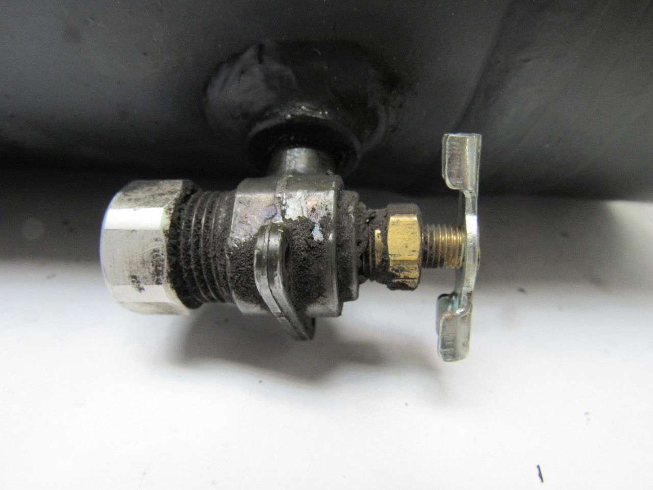 Norgren L17-A00-OPJA Micro Fog 2 Gallon 1-1/4" Lubricator Missing Parts