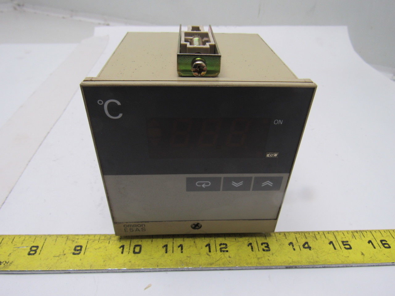 Omron E5AS-R1P-521 Multi-Range 50/60Hz Temperature Controller