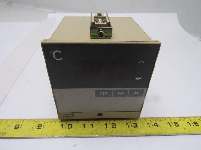 Omron E5AS-R1P-521 Multi-Range 50/60Hz Temperature Controller