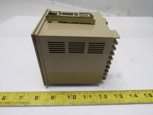 Omron E5AS-R1P-521 Multi-Range 50/60Hz Temperature Controller
