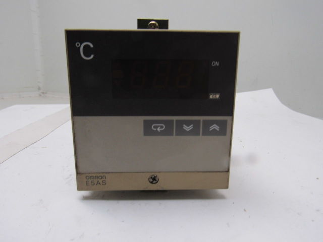 Omron E5AS-R1P-521 Multi-Range 50/60Hz Temperature Controller